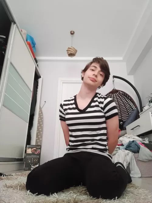 Bored lol by Ellie-orientded52