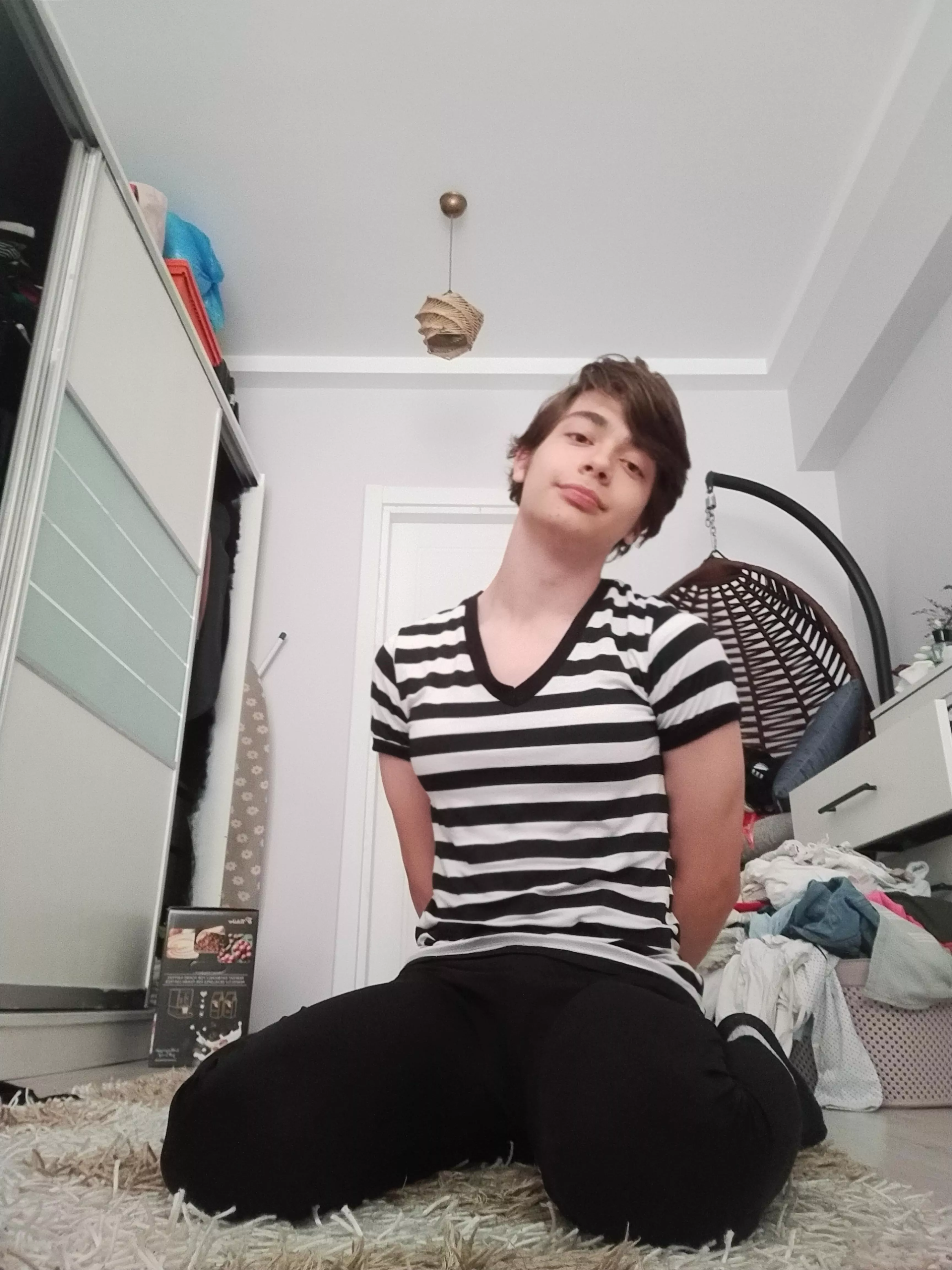 Bored lol posted by Ellie-orientded52