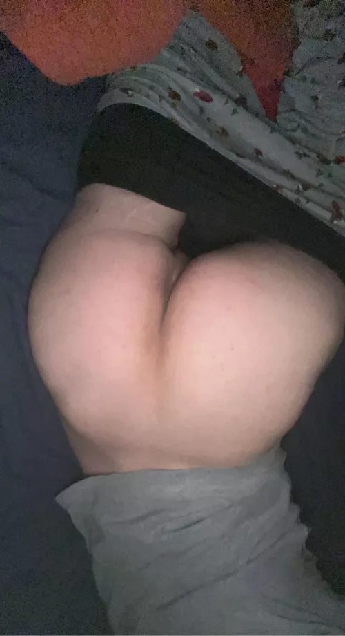 breeding btch  by dearestdarlingdead