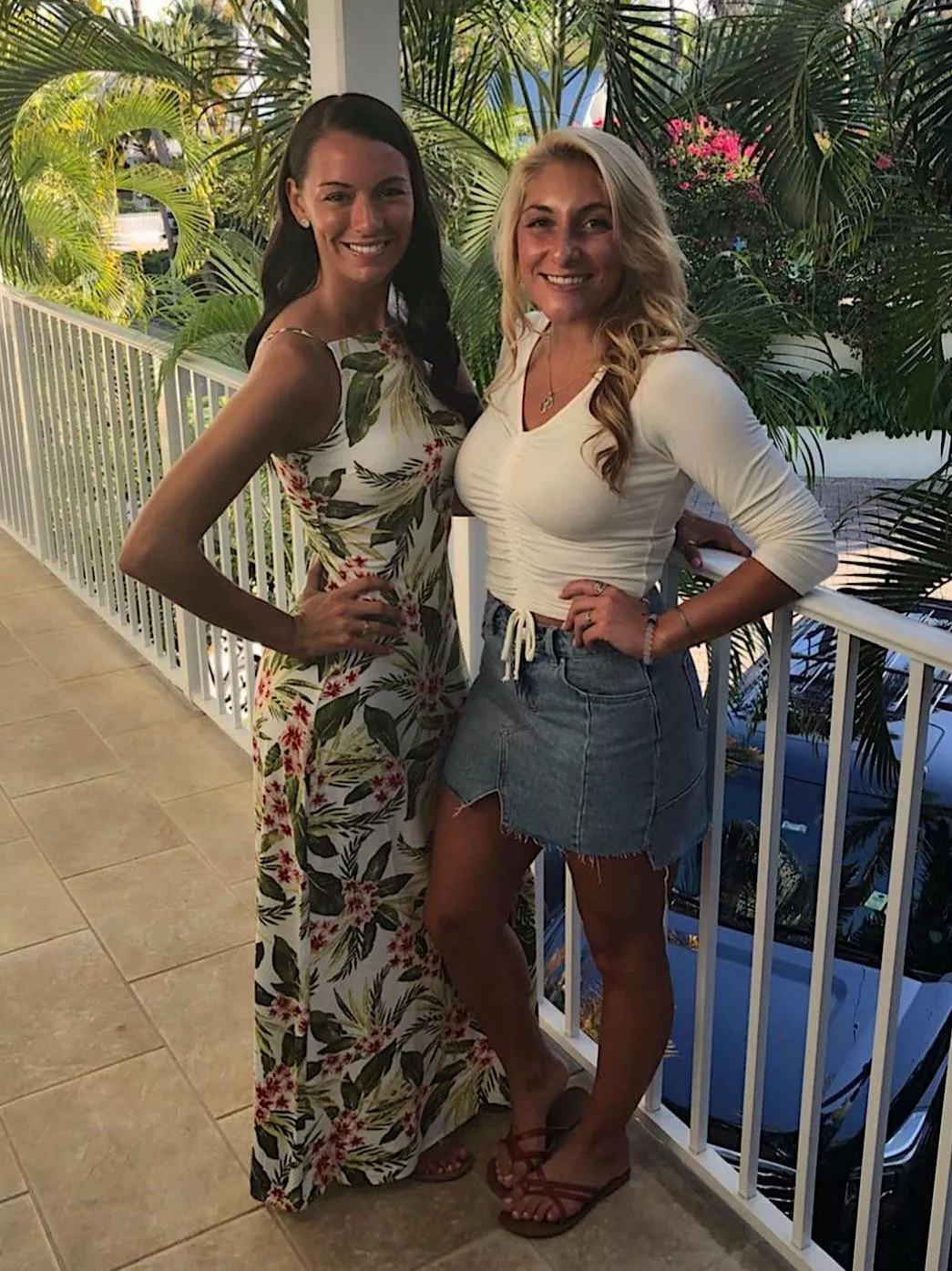 Brunette and blonde. [2] posted by bwc_bull2121