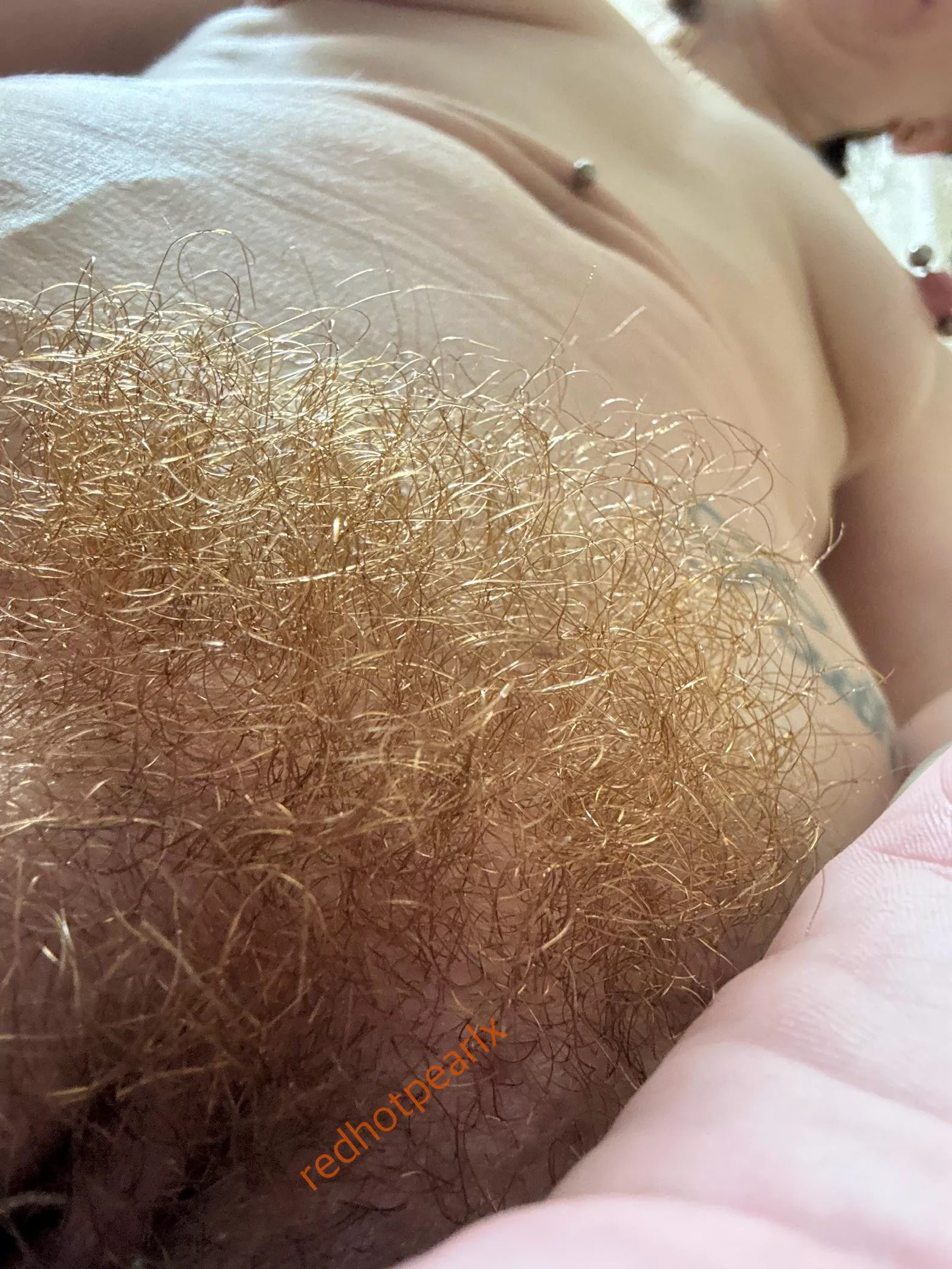 cozy and inviting 😏 posted by redhotpearlx