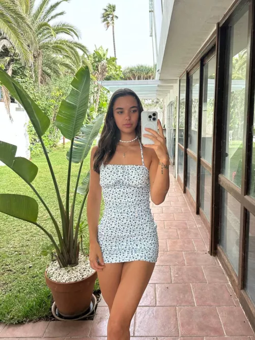 Do older guys appreciate it when girls have curves like these? by wil07514