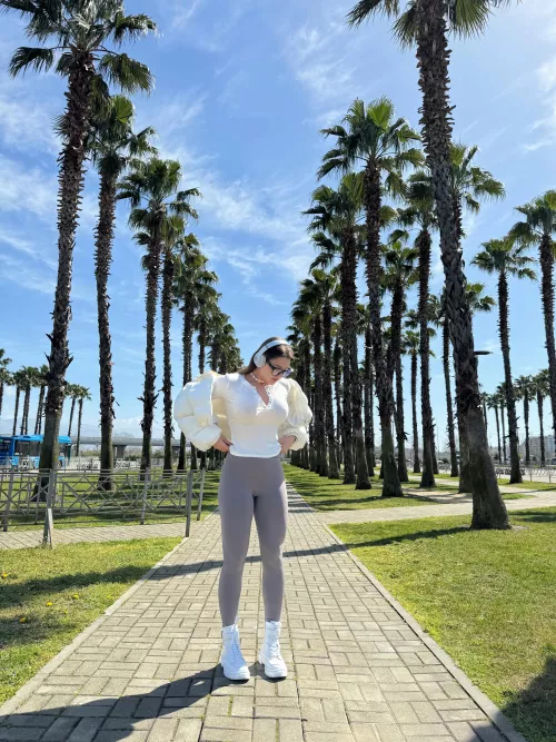 Enjoy my tight in leggings by cactio