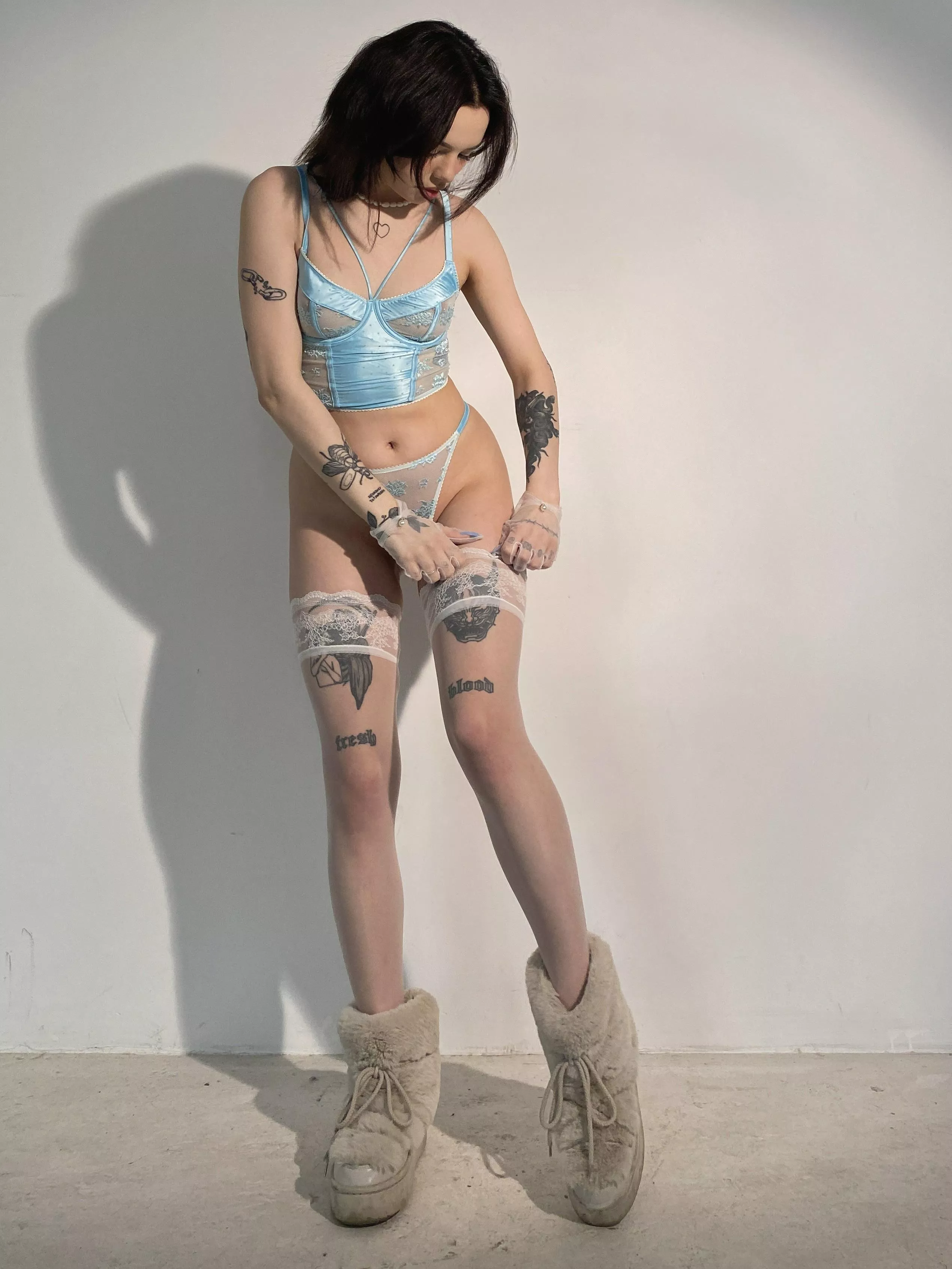 [F] For an ideal photo stockings must be perfectly stretched posted by bambiliya