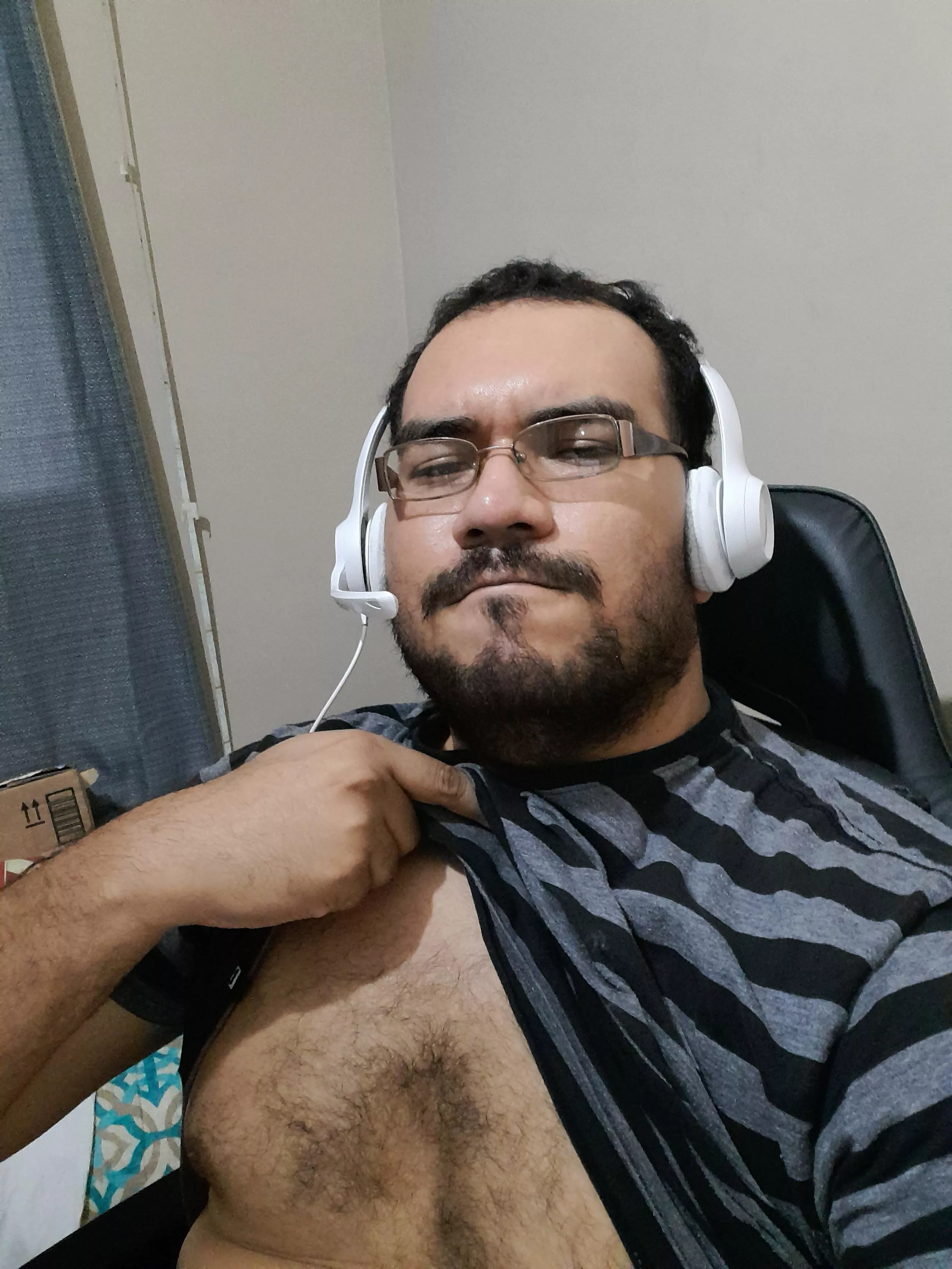 Good night to all my beautiful bears out there, i love you guys 🐻  posted by hithere2496