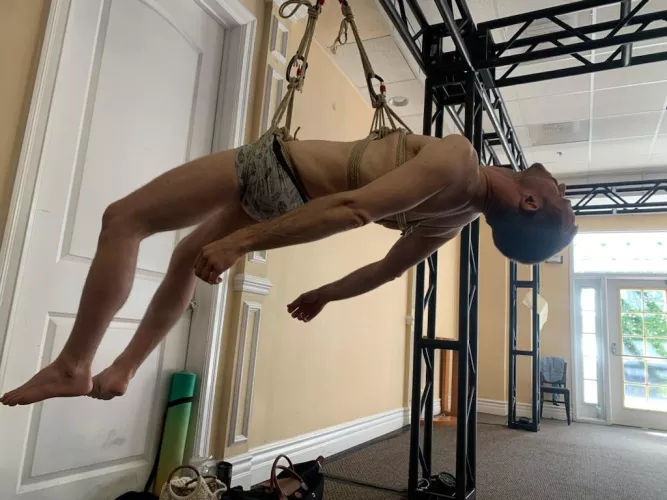 Hanging out at Strings Rope Event by Book_Daddy