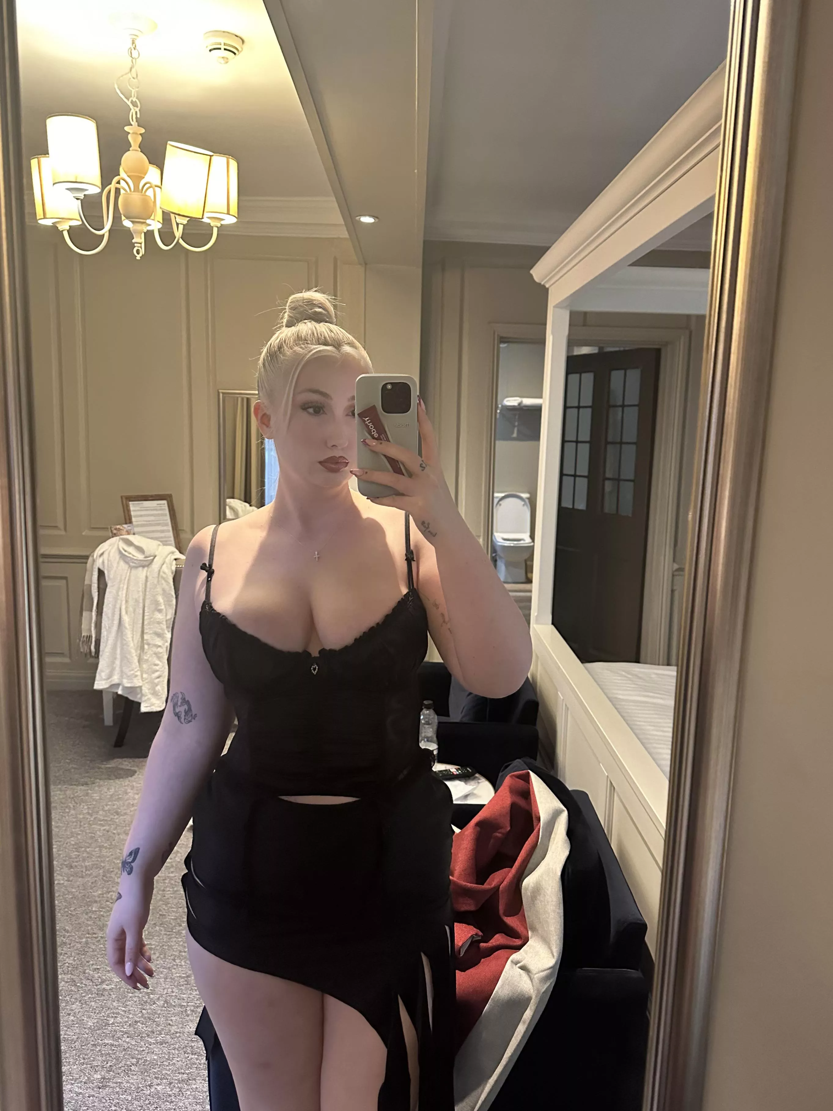 How’s my birthday outfit? posted by rubythestallion