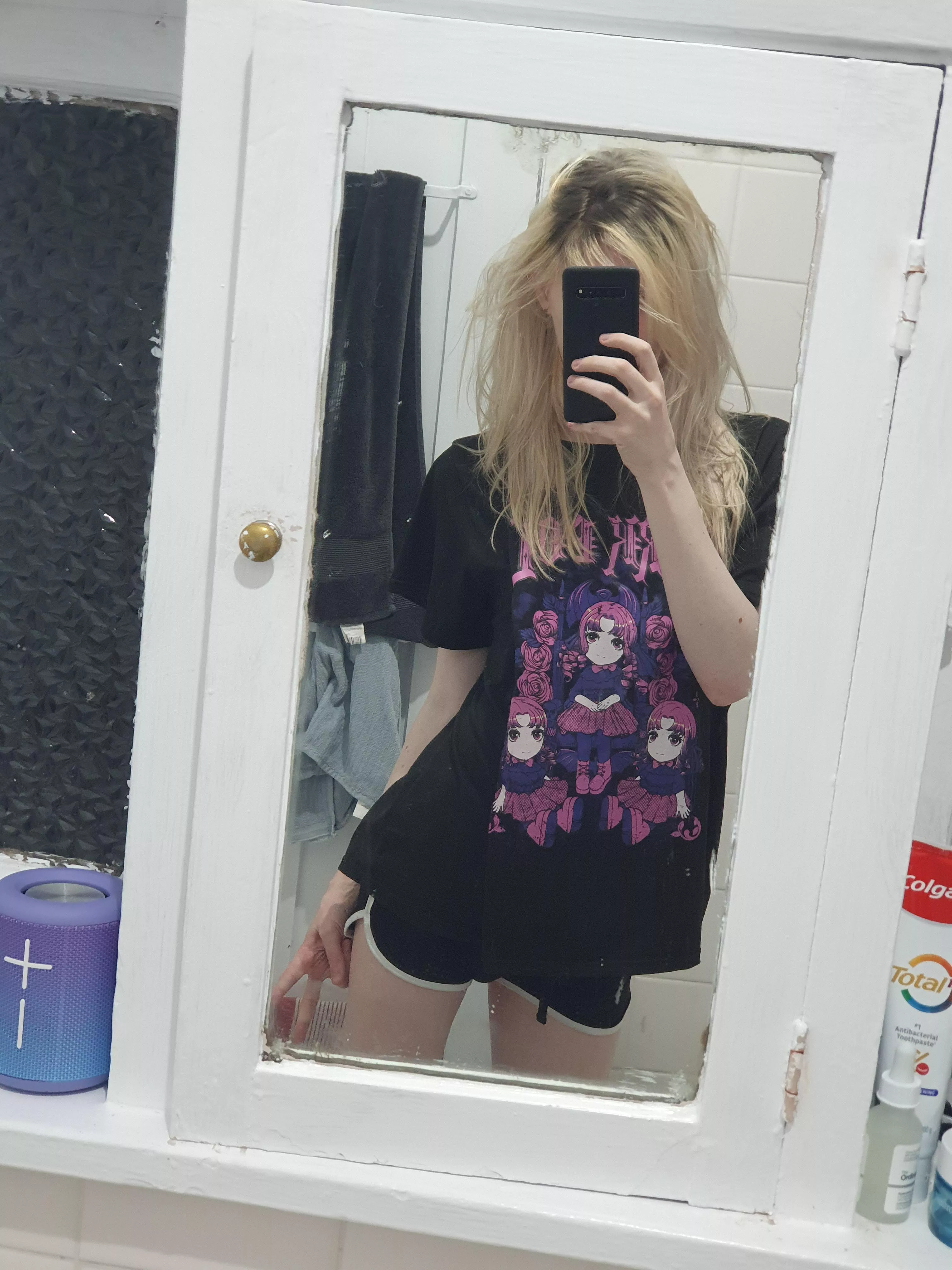 I always look better in her mirror posted by stardust_sigil