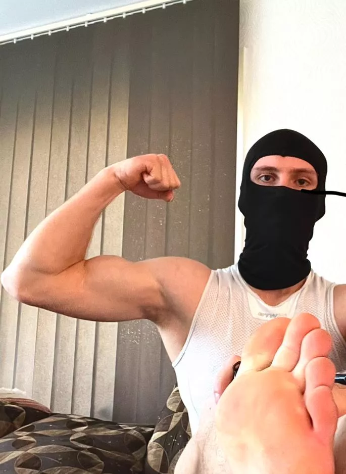 i bet you would love to sniff my Armpits don't you? posted by AlphaDaddy_BCP