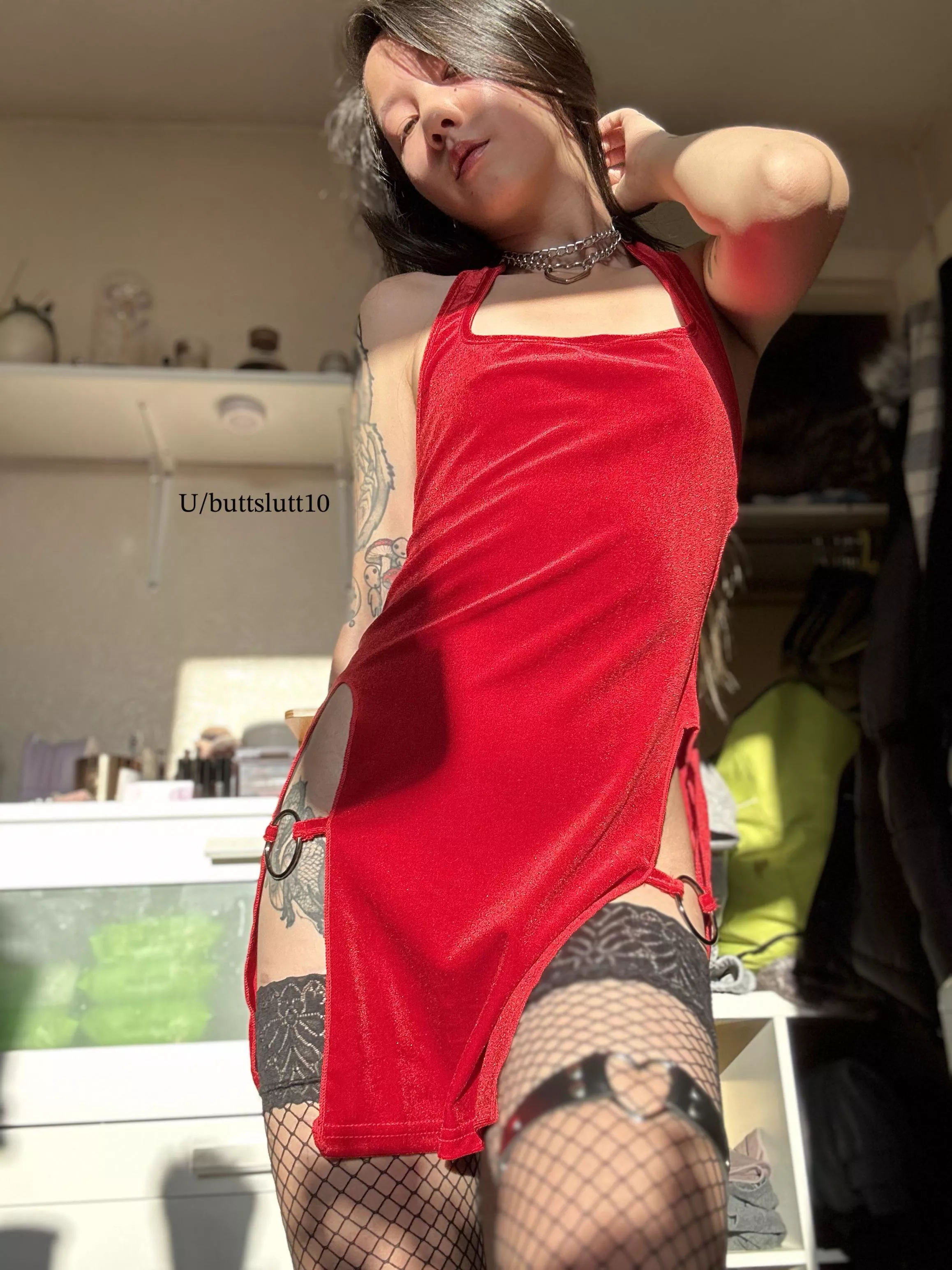I love a red dress  posted by buttslutt10