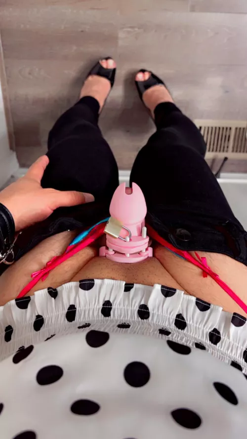 I love my new pink thing!! So hot!!! by otherguysub