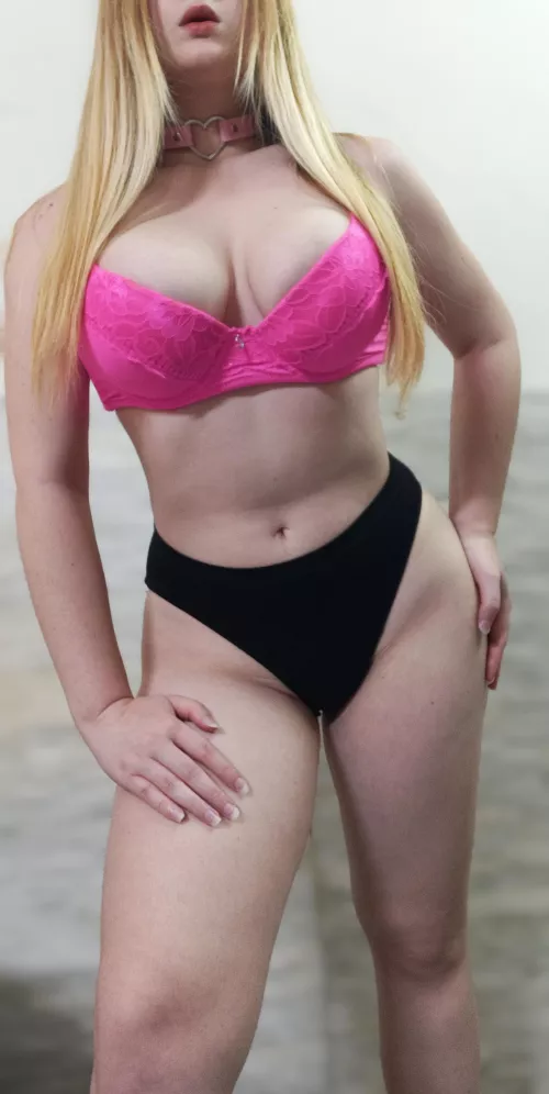 I want to see how you cum with my nudes. OF in comments by scarlymiss