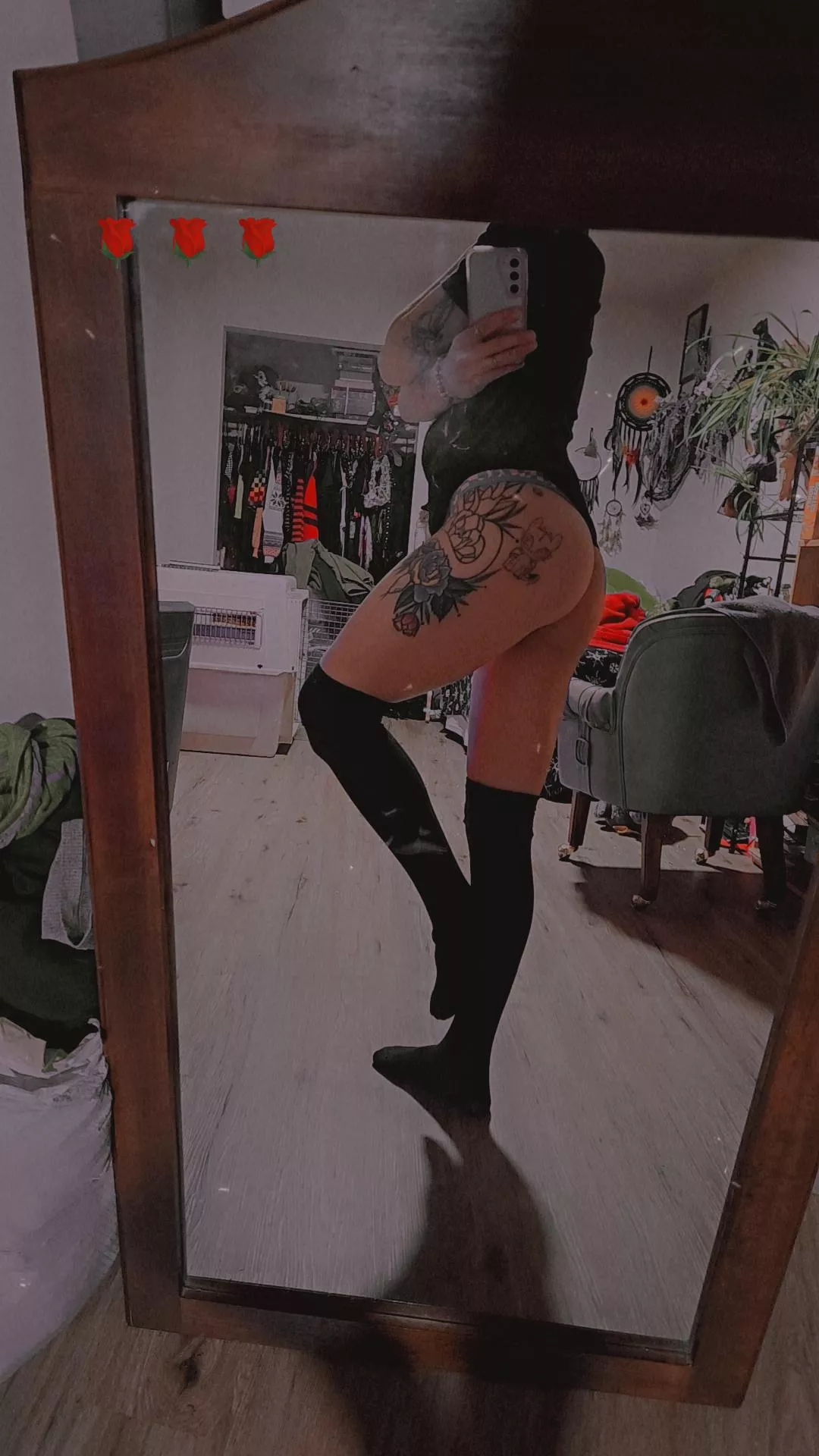 I'm lonely  posted by glowsticksss69