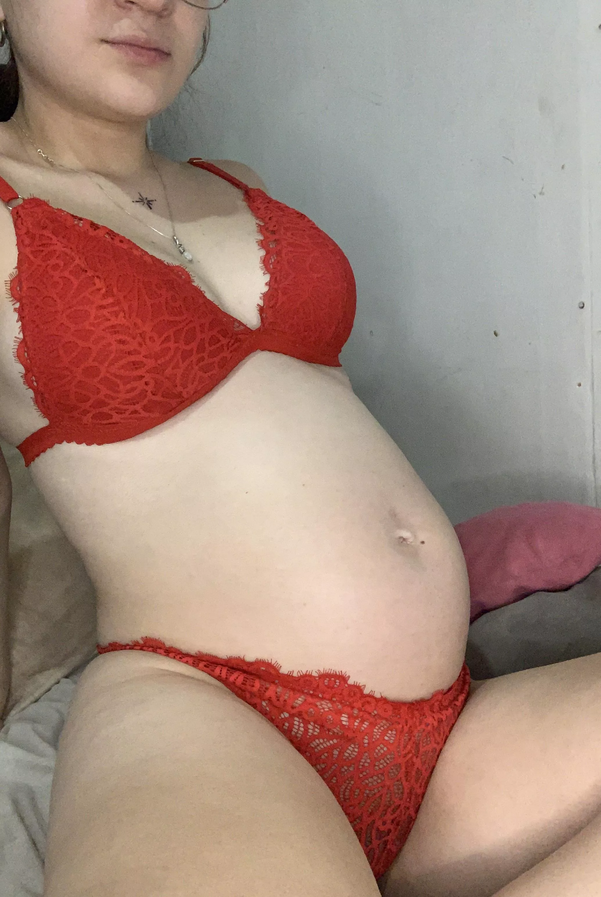 i’m loving my belly so much posted by swxtmommy