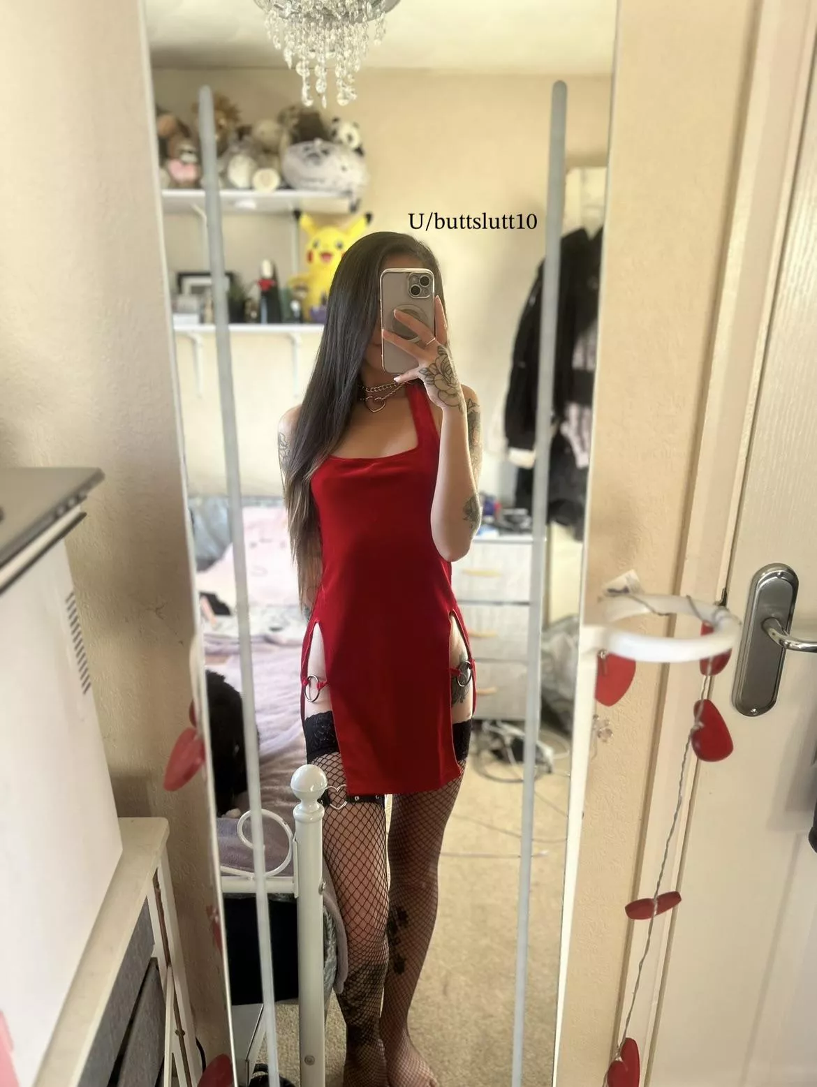 Is red my colour  posted by buttslutt10