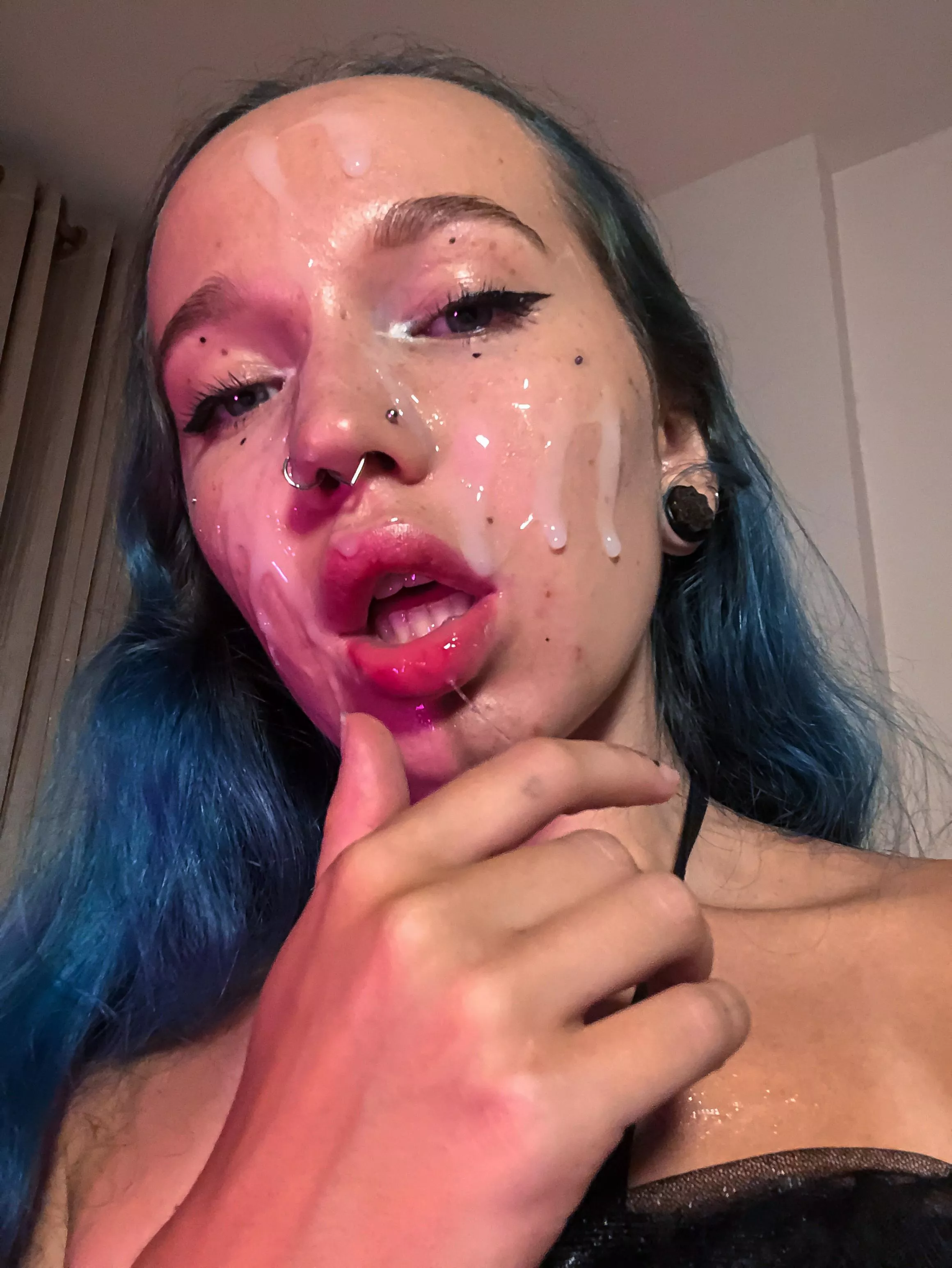 I've been fucked in the ass and cum on my face. posted by Scarletty62