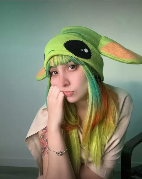 let's hang out and talk about star wars. posted by naughtyCass