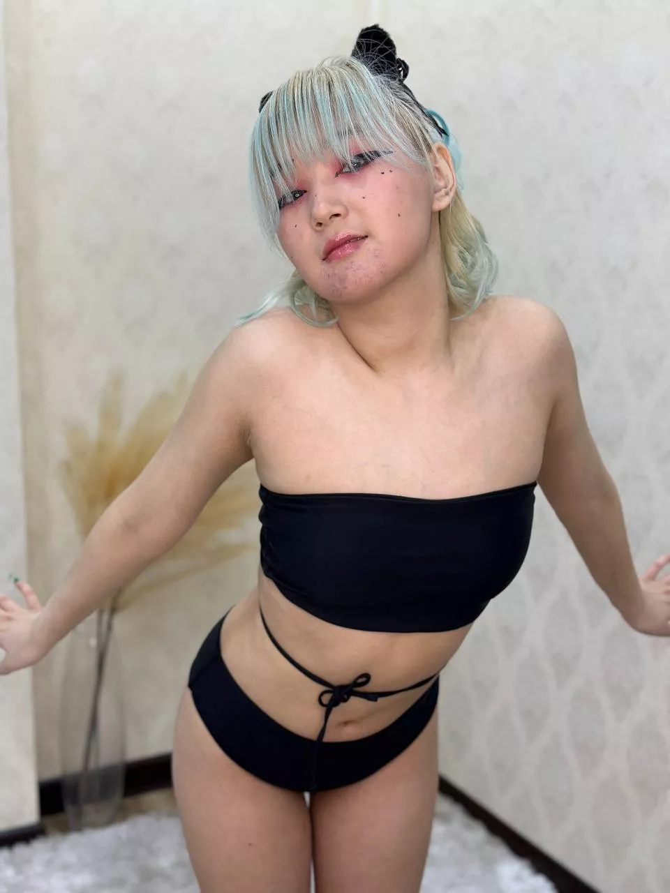 Master, I have your full attention, waiting for your instructions. posted by HotPetiteDream