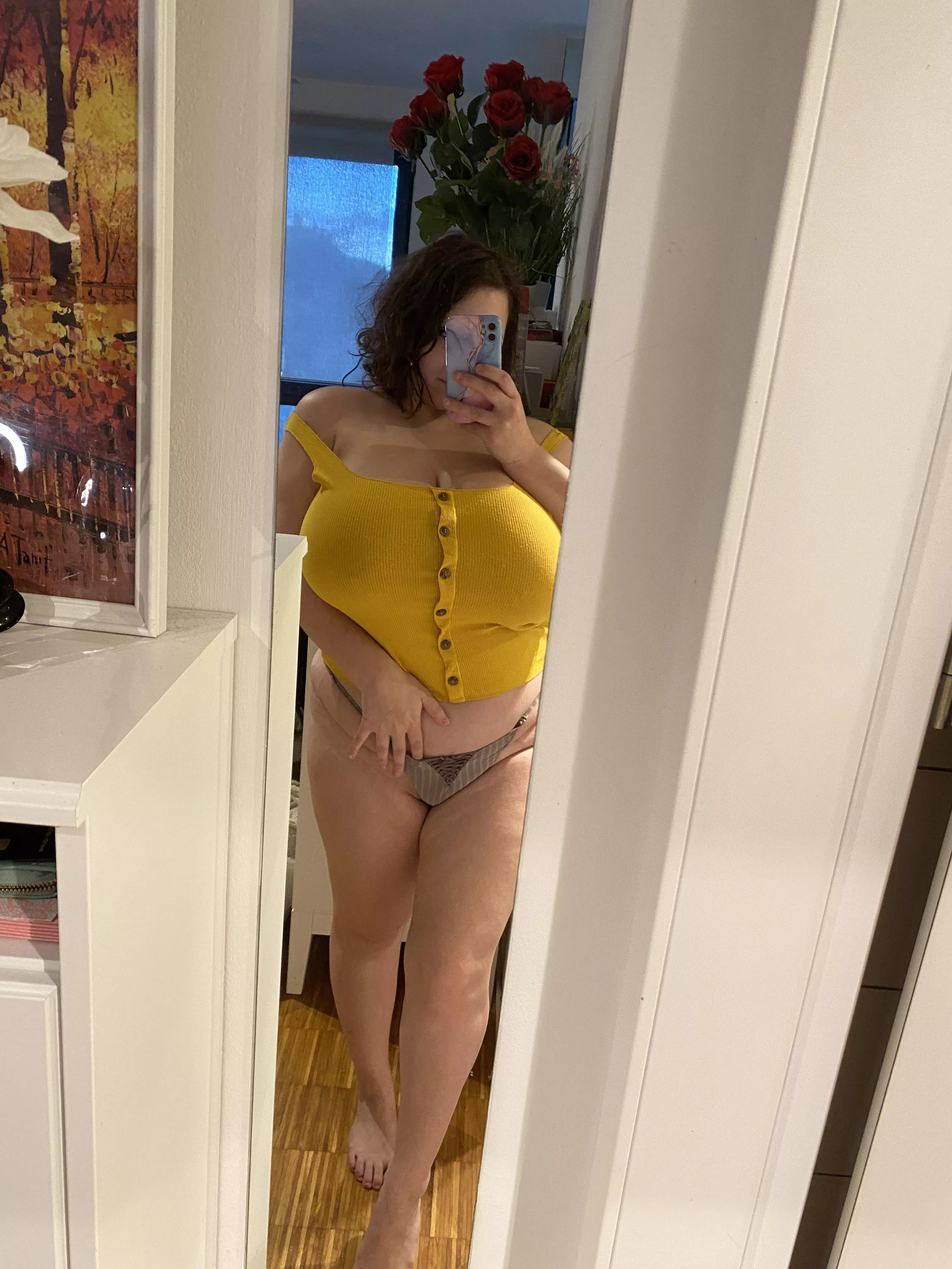 Mirror selfies in cute yellow top > posted by Numerous-Pie-2416