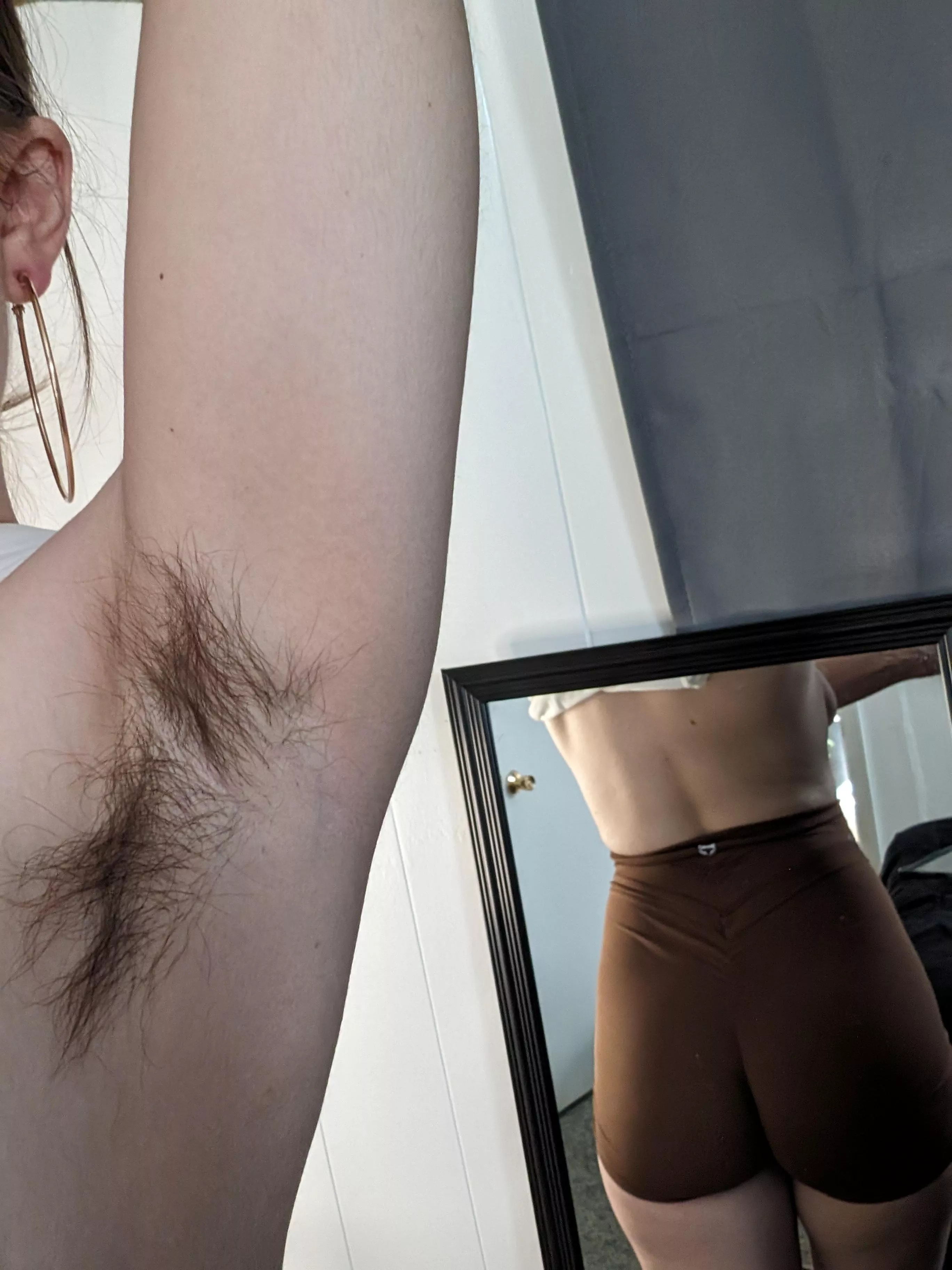 My hairy pits need a good licking  posted by SisterSleeze