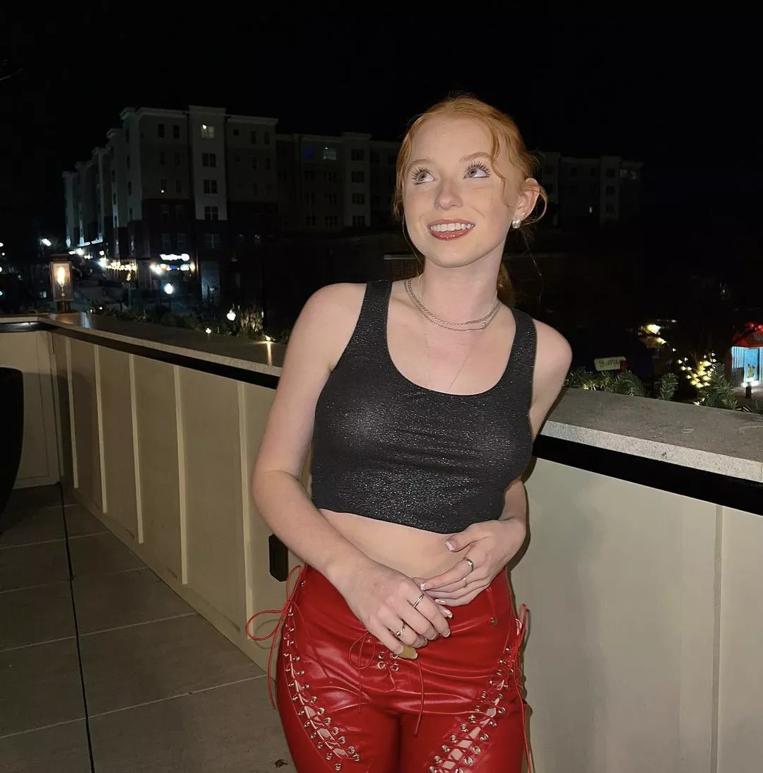 Night Time Beauty  posted by Yourpervfriend