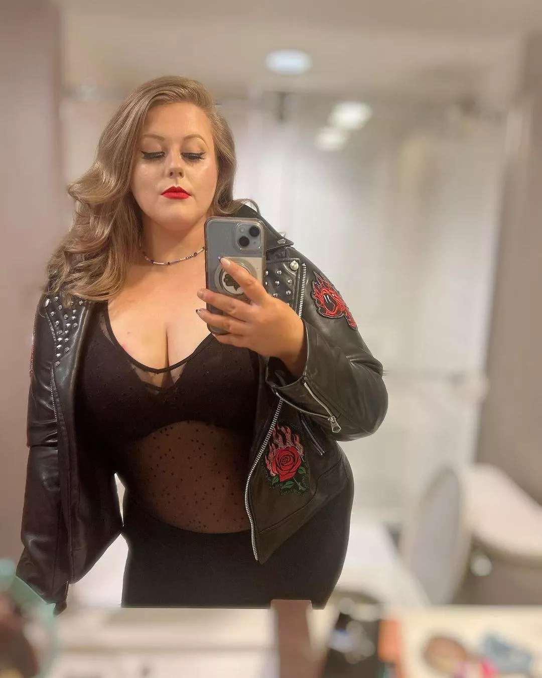 Piper Niven posted by searcher4421