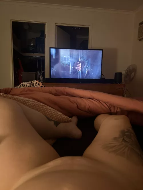 Short legs awaiting your arrival by sexmania23