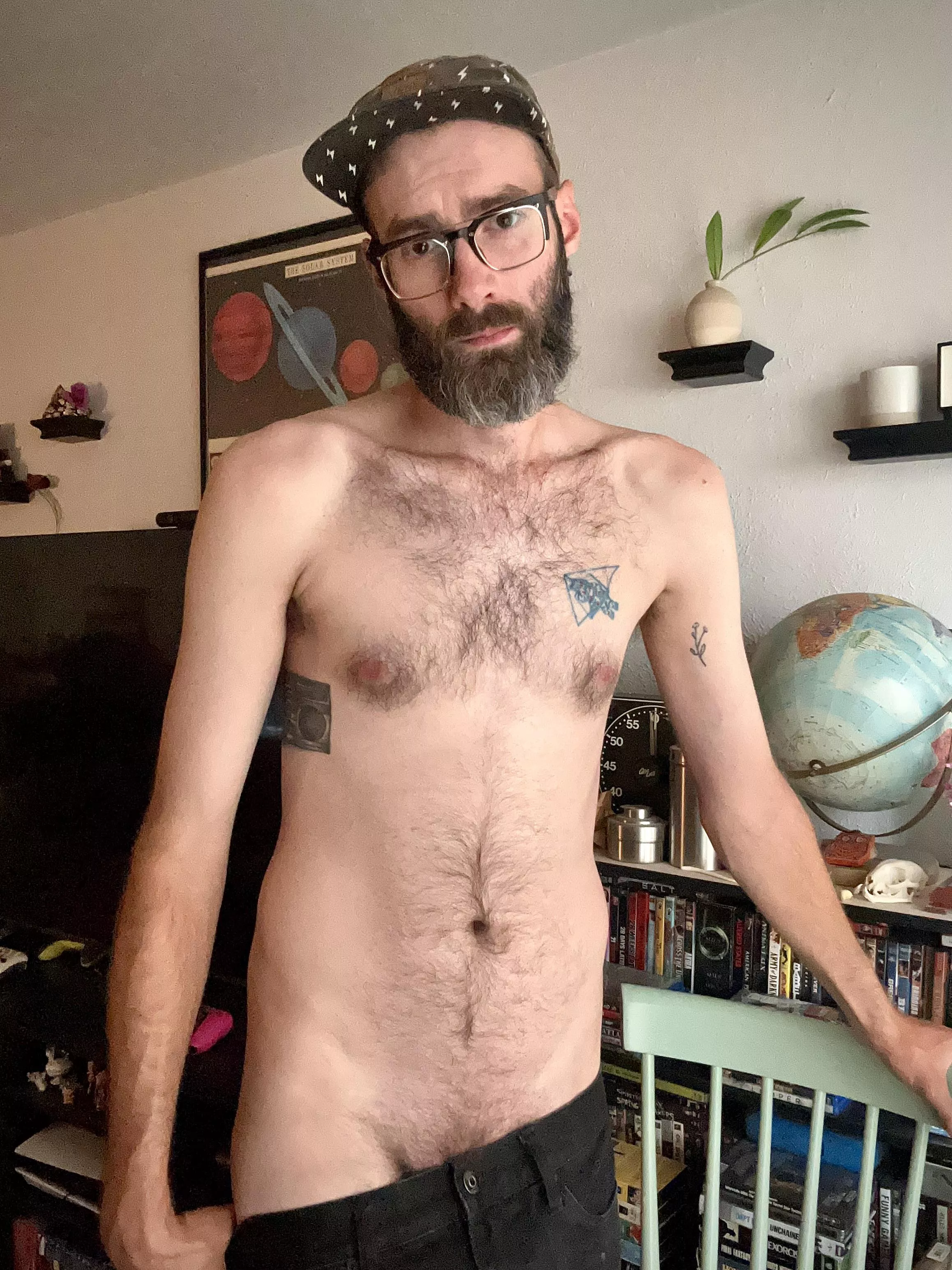 Should’ve worn a belt. 😊 posted by DodyWithaD