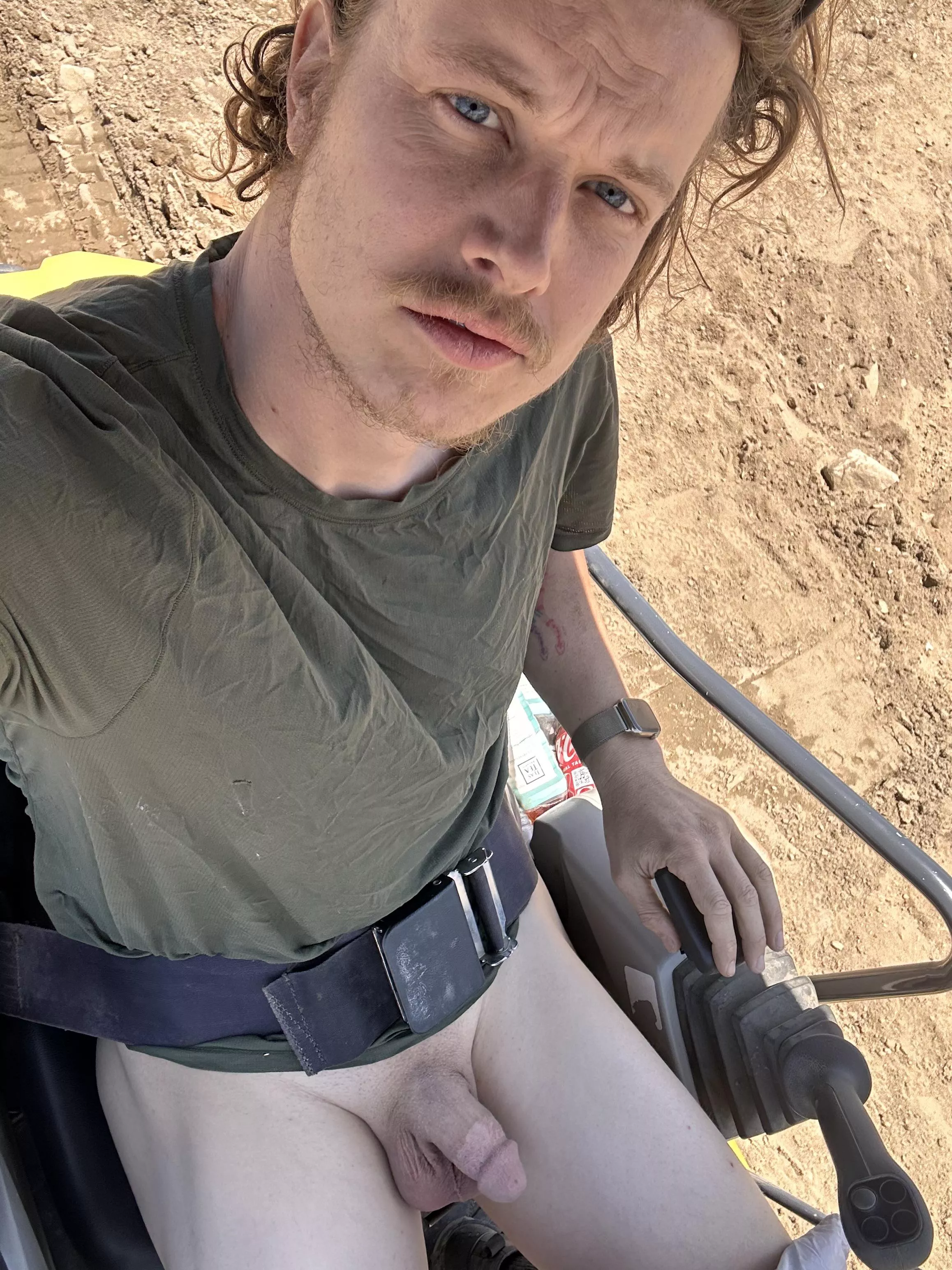 Sometimes it gets too hot to work with pants on… posted by DarrinC