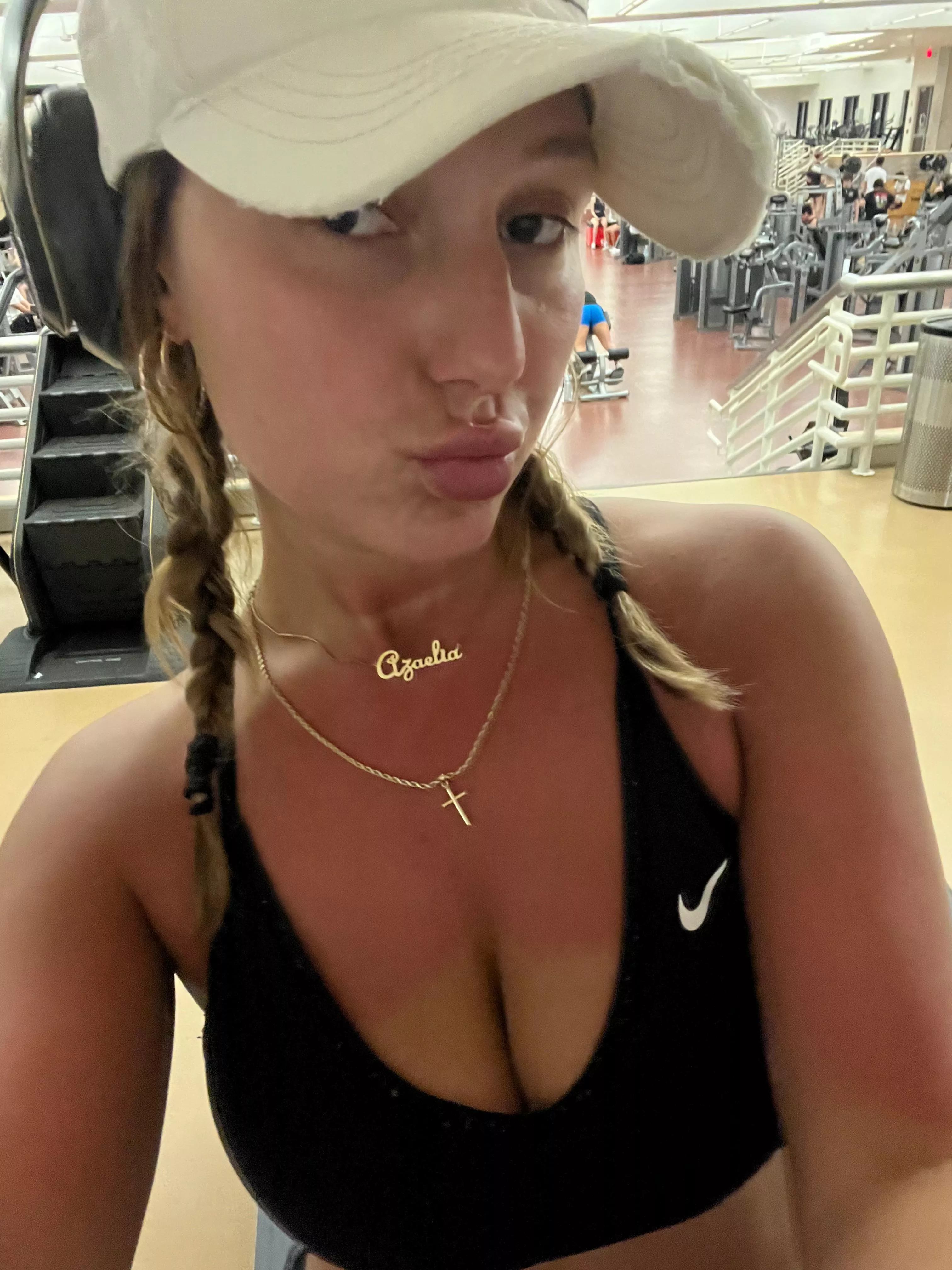 sprint day x sports bra combo posted by zaeszecret