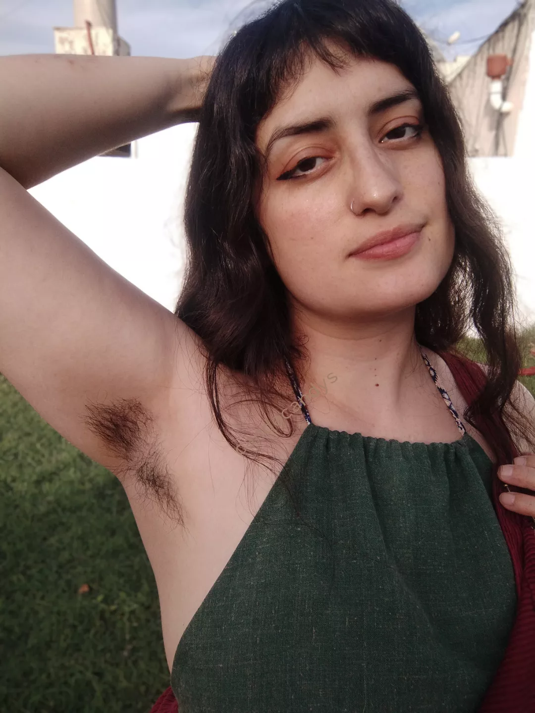 sweaty and musky pits posted by candecandys