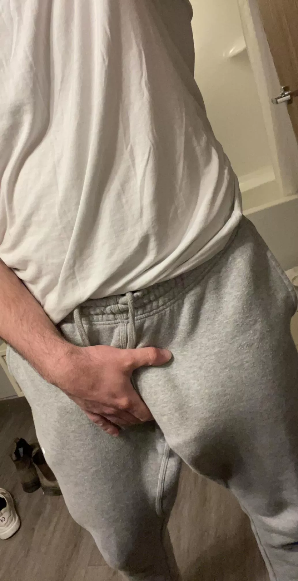 The grey sweatpant effect posted by throw2240
