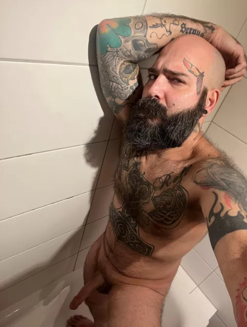 Traveling alone in France…with nobody to shower with me… by Perfect_Musician_735