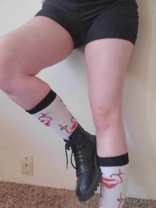 What a sweaty day, left my prints behind [Selling] by MistressMagic