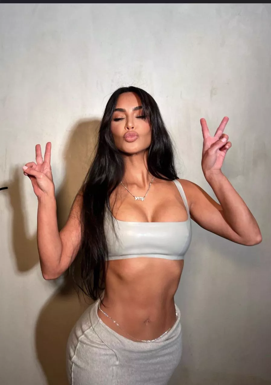 What do you like most about Kim?  posted by seeypu_