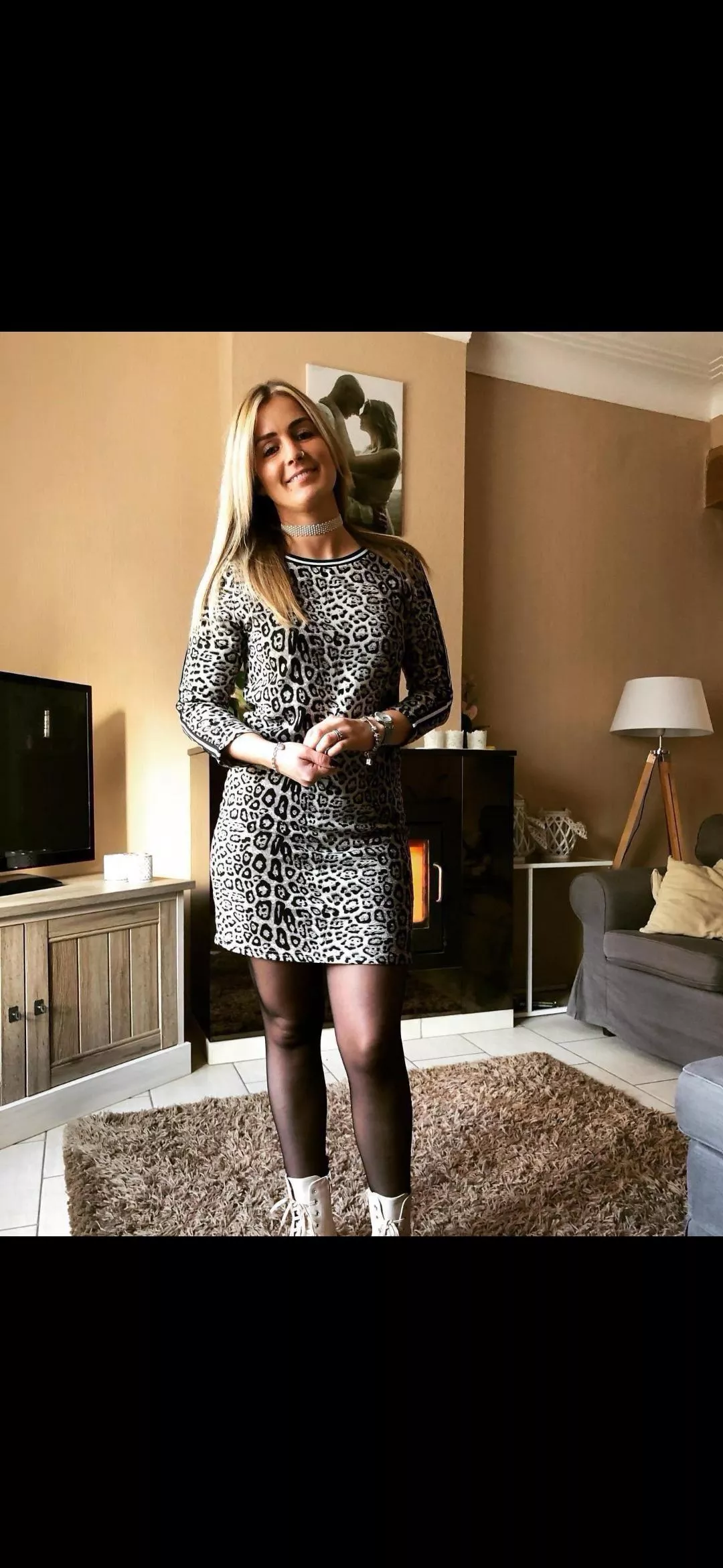 Who wants to see those legs spread? 😈 posted by linusmuc6