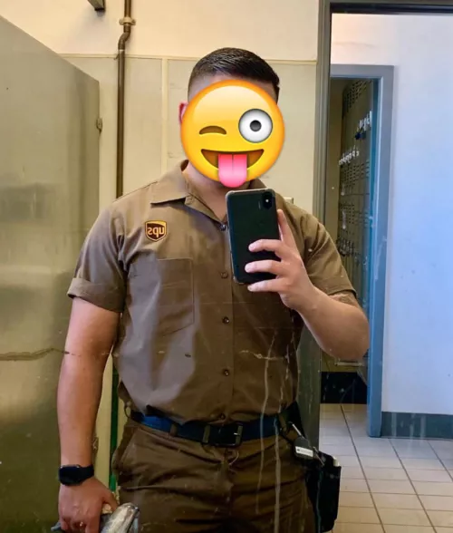 Would any of you cruise me if you saw me in a public stall, or gym locker room? 📦🍆😈 by Nomsss