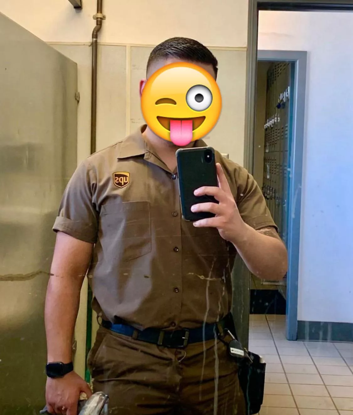 Would any of you cruise me if you saw me in a public stall, or gym locker room? 📦🍆😈 posted by Nomsss