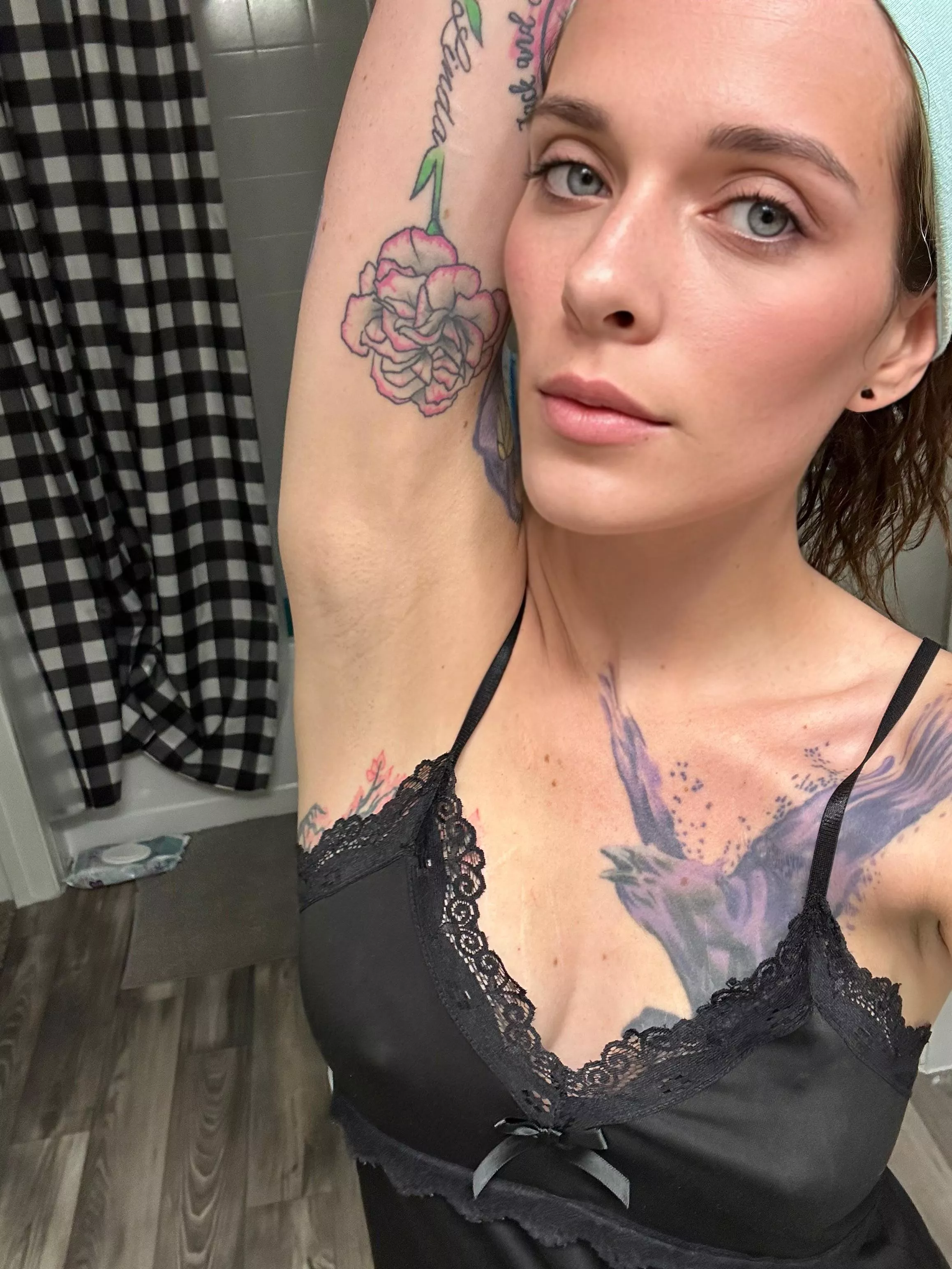 Would it be better if I had hairy pits posted by Bdsmqueen9312