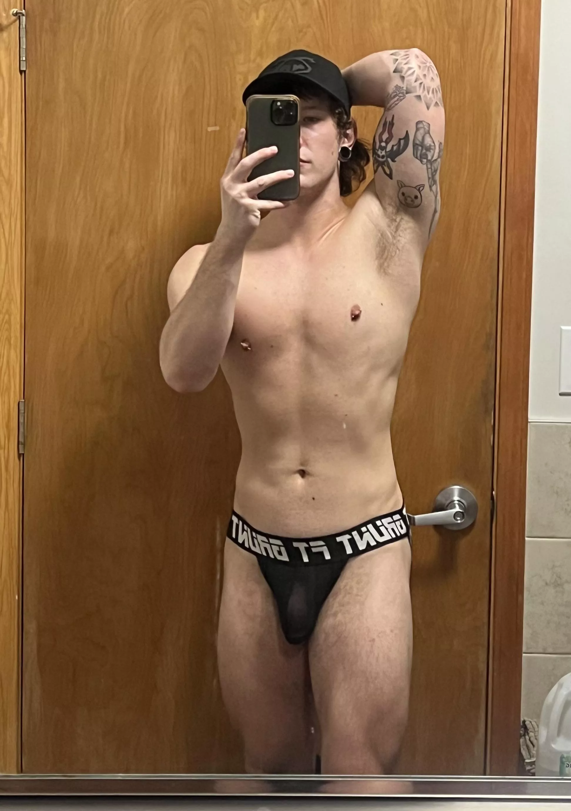 Would you cruise me at the gym? posted by throwawayyy1182