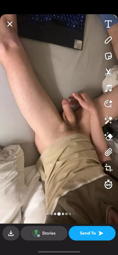 27 horny for face to face jerk off hmu w face and dick @danifelos by jungdaniel809