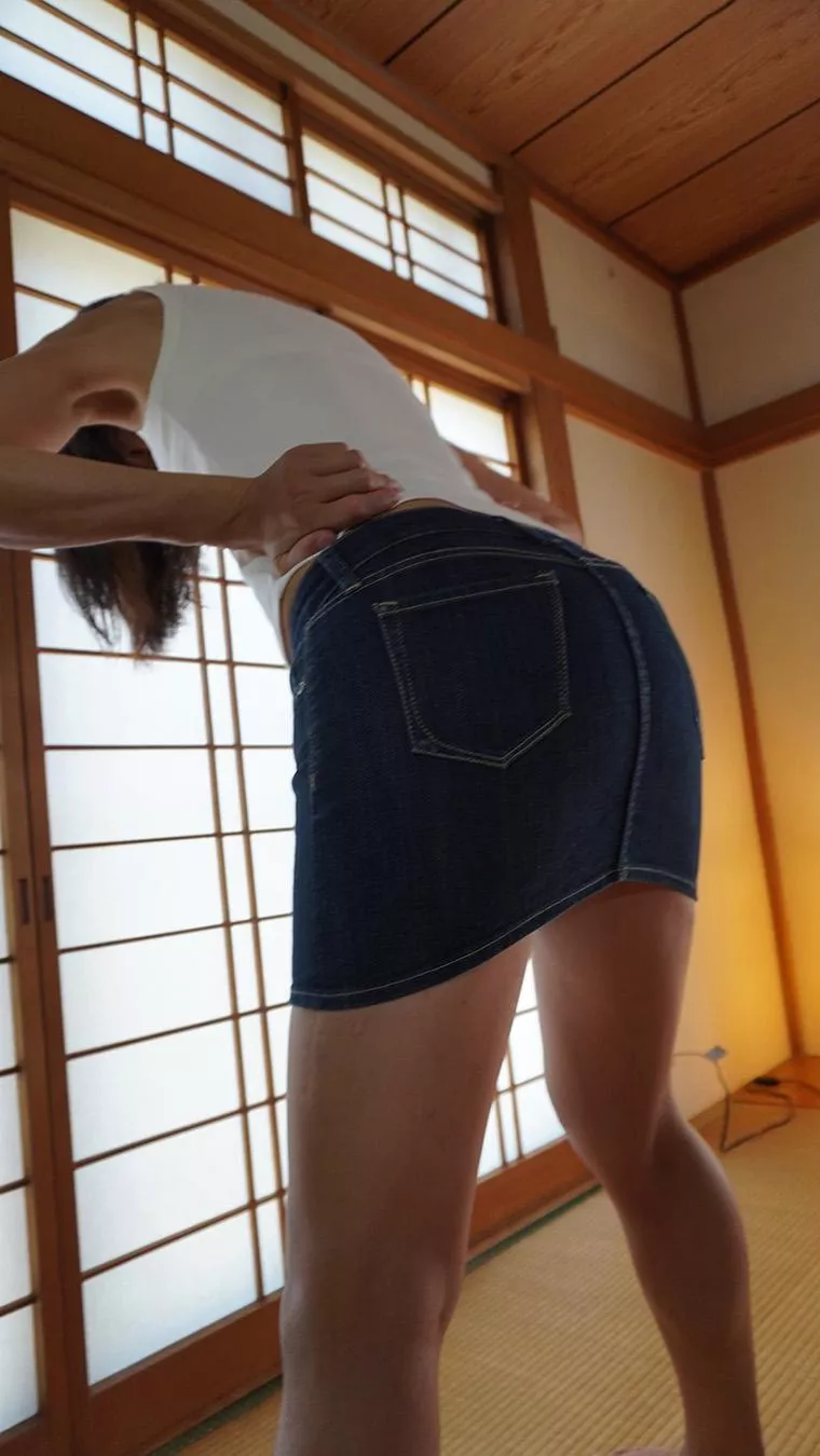 42yo mom from Tokyo still rocking denim mini skirts posted by tokyo_mom_hiroko