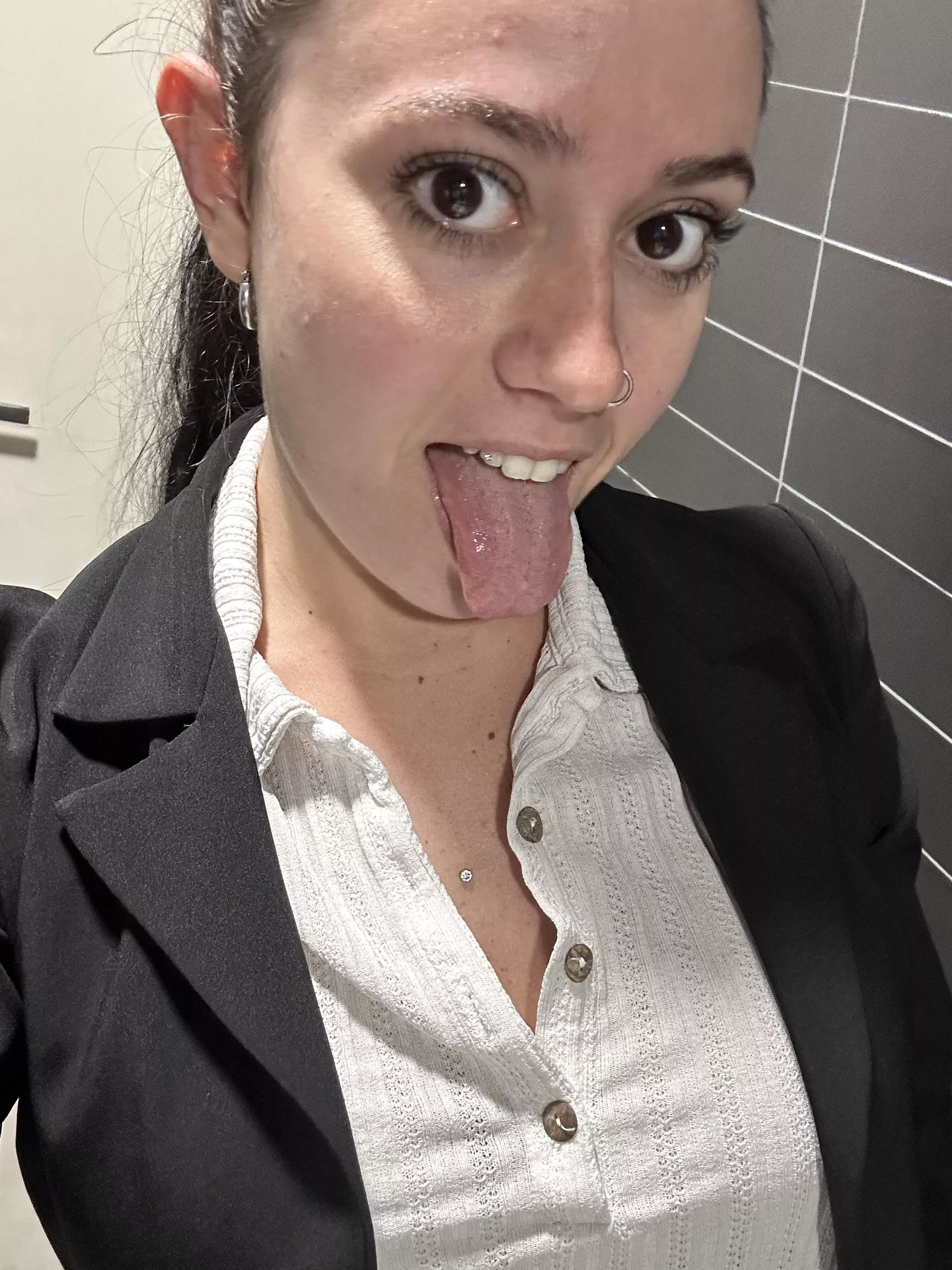 A quick snap while I work  posted by zahia_page