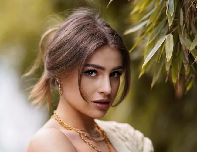 Anna von Klinski by qwer5r