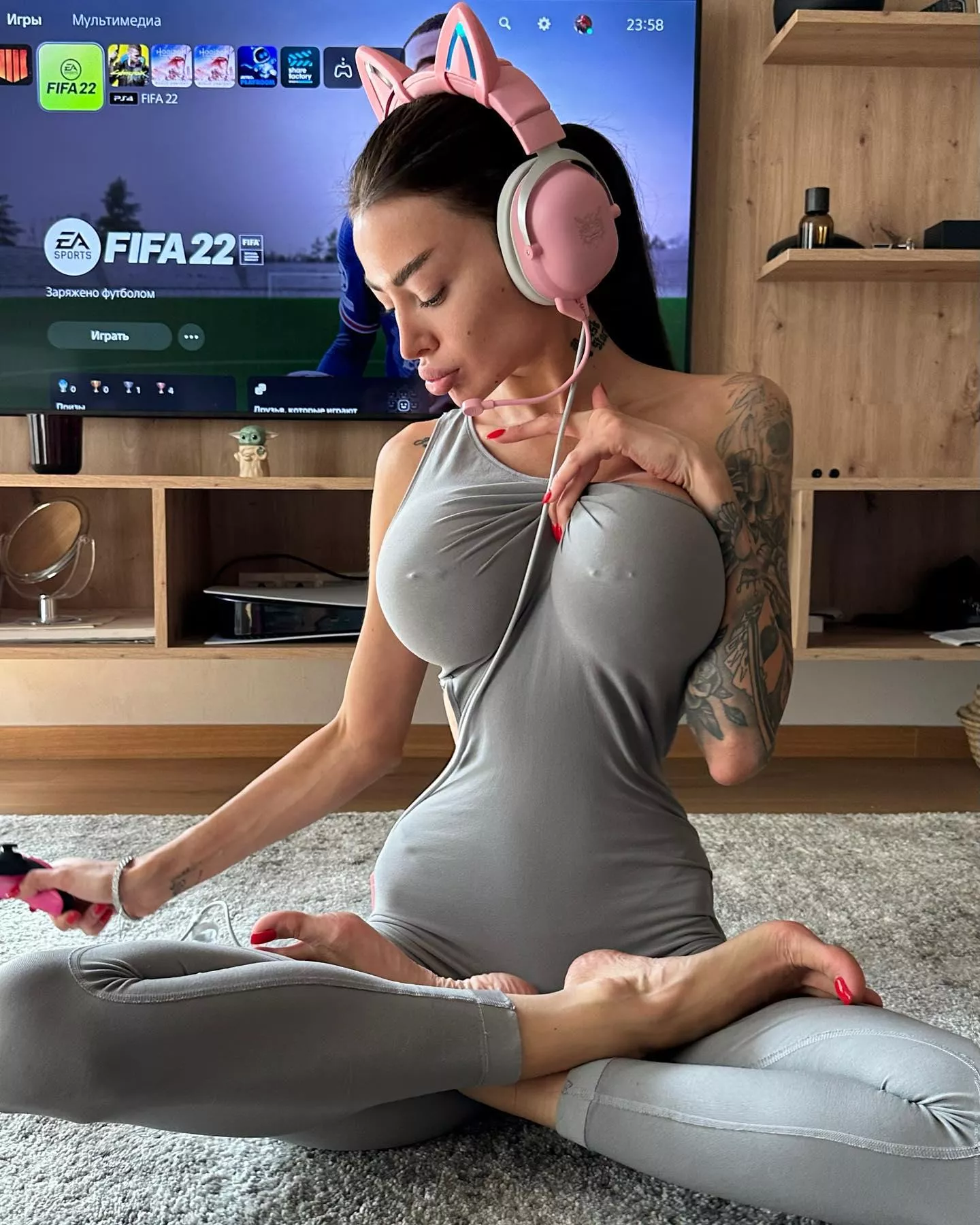 Bimbo gamer posted by basegvd