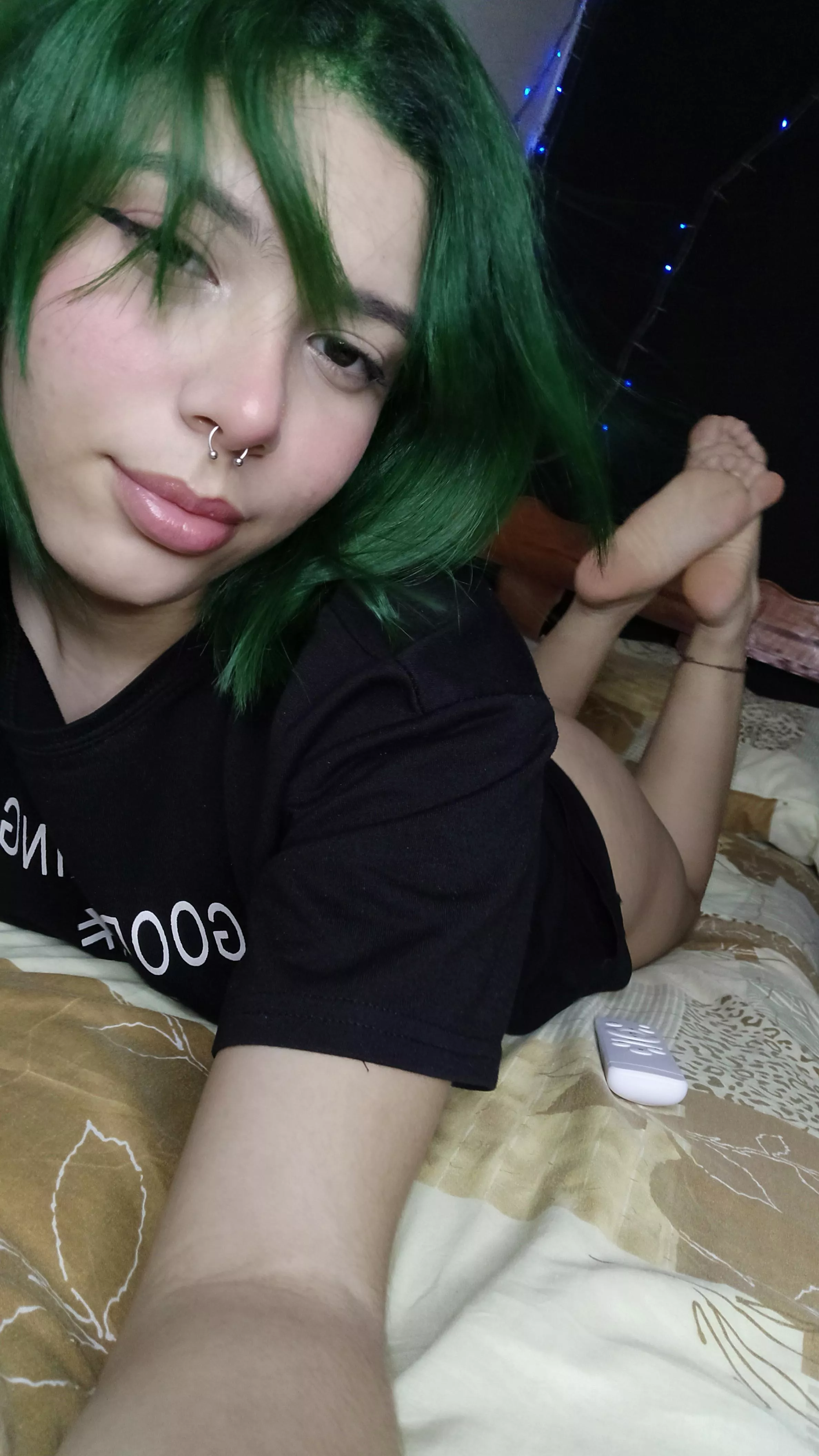 Cutie green haired(19) posted by MaddisonMadness