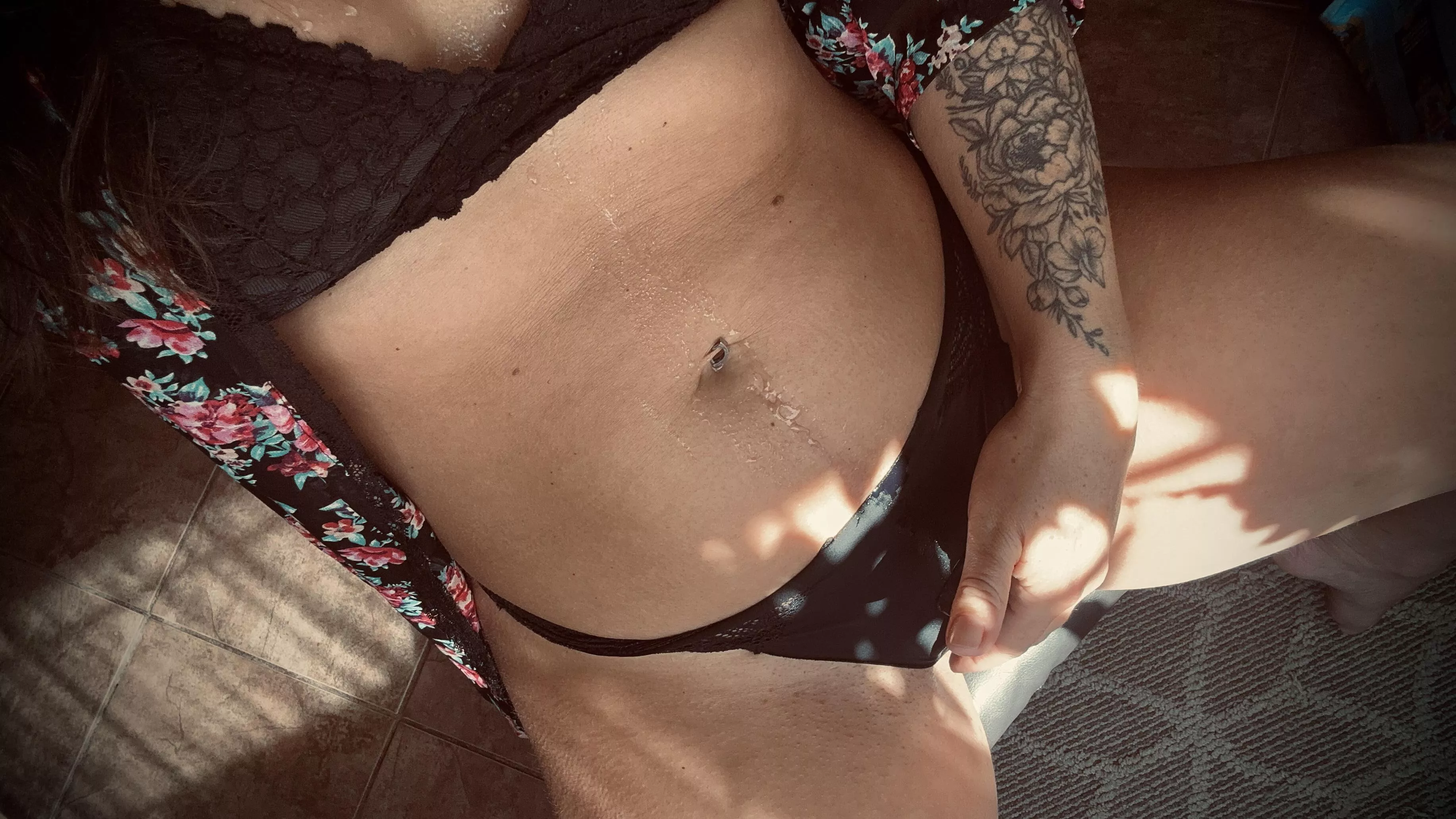 Daddy's Gone..want to cum play with me? posted by Charity_dd