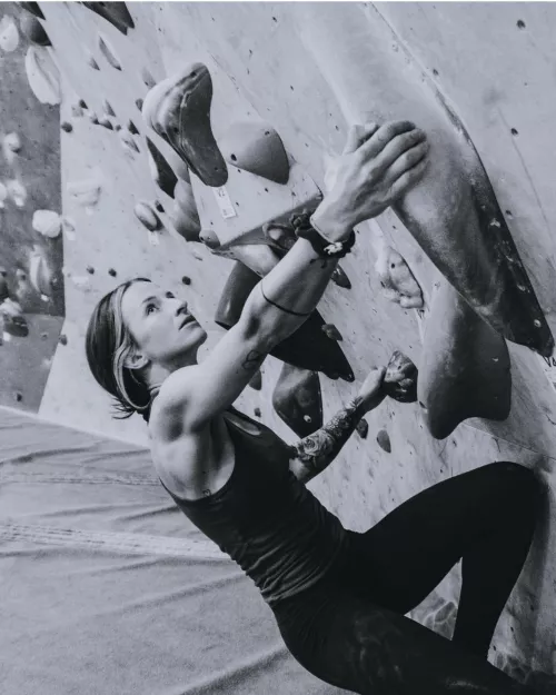 (f) Climbing straight into your heart  by xx_blakebailey