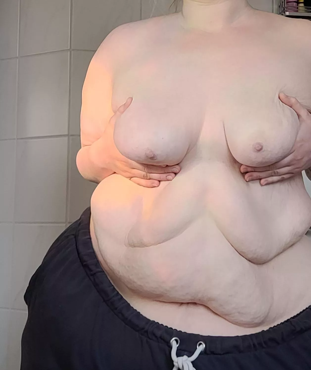 Good morning 😇 posted by entertainmentpiggy