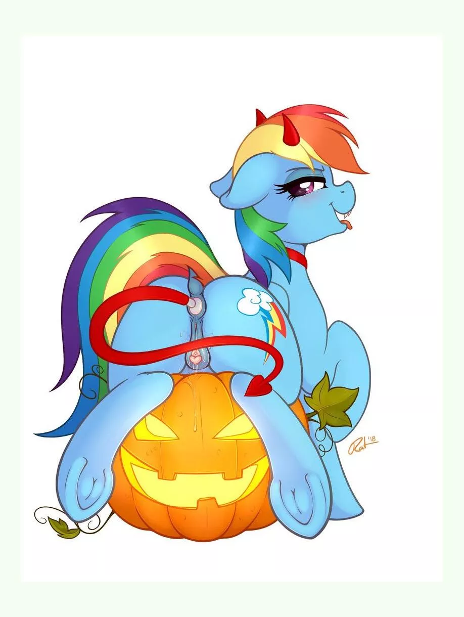 Halloween Dash (artkst:ratofdrawn) posted by No-Spinach-22